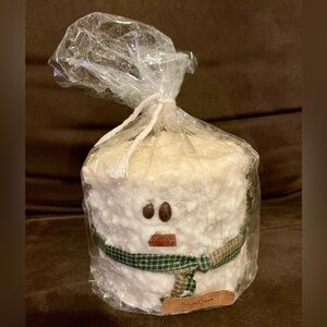 Adorable sparkly snowman ⛄️ candle 🕯️